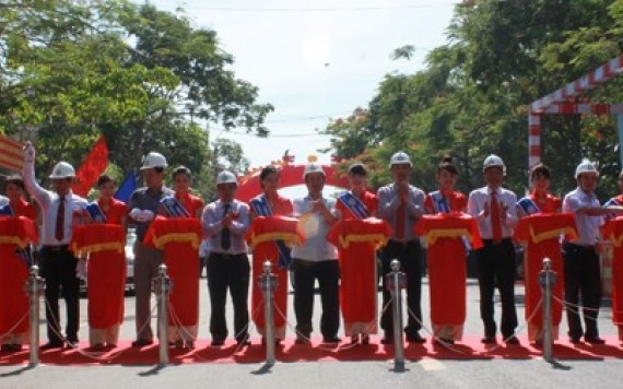 Thông xe QL46B chào mừng sinh nhật Bác - VĨNH HƯNG JSC