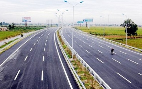 THE PRIME MINISTER APPROVES PLAN TO IMPLEMENT 2000KM - Vinh Hung JSC