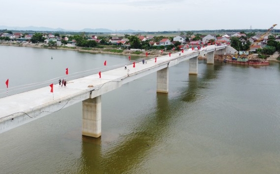200 BILLION VND BRIDGE CROSSES LA RIVER - Vinh Hung JSC