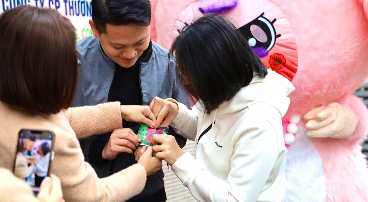 PHÁI ĐẸP VĨNH HƯNG RỘN RÀNG NGÀY QUỐC TẾ PHỤ NỮ 08.03 - VĨNH HƯNG JSC