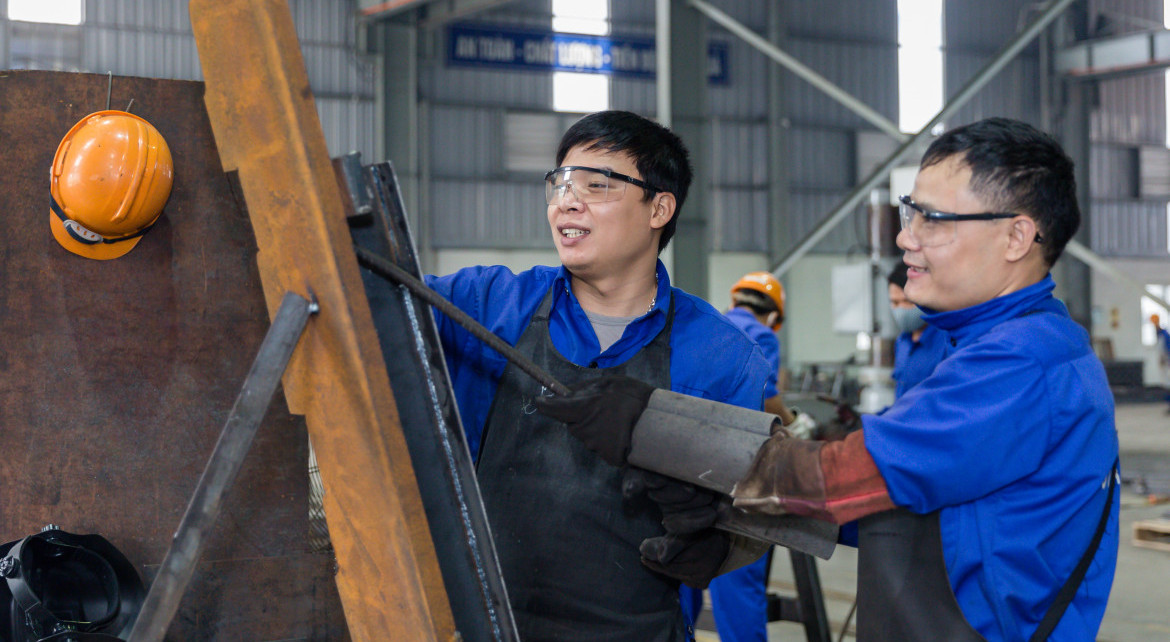 Tập thể CBNV VHIP - VĨNH HƯNG JSC