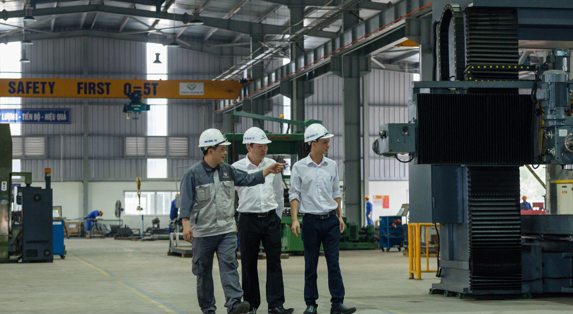 Tập thể CBNV VHIP - VĨNH HƯNG JSC