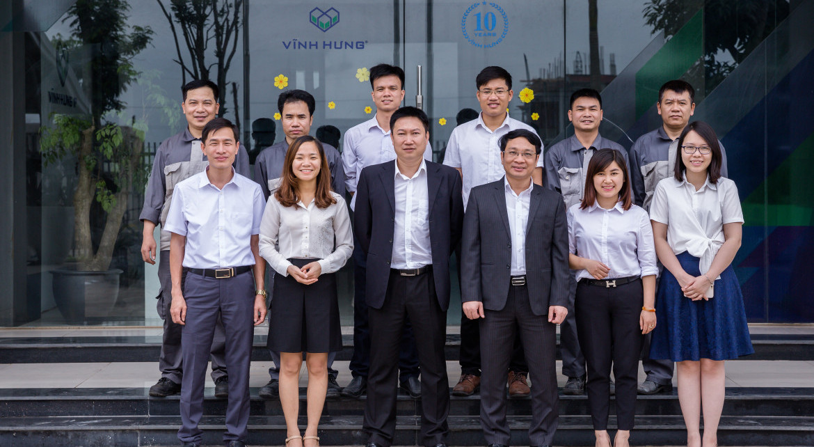 Tập thể CBNV VHIP - VĨNH HƯNG JSC