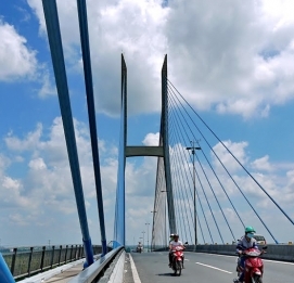 Vĩnh Hưng thi công sửa chữa cây cầu dây văng đầu tiên - VĨNH HƯNG JSC