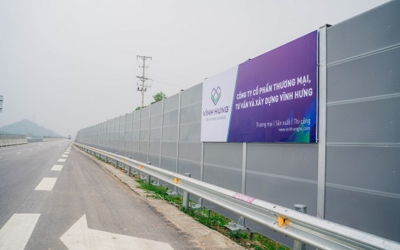 LẮP ĐẶT GẦN 13.000M2 TƯỜNG CHỐNG ỒN TẠI QL45-NGHI SƠN - Vinh Hung JSC