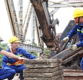 THÁO DỠ CẦU THỌ TƯỜNG BẢO ĐẢM NGUYÊN VẸN ĐỂ TÁI SỬ DỤN - VĨNH HƯNG JSC