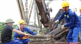 THÁO DỠ CẦU THỌ TƯỜNG BẢO ĐẢM NGUYÊN VẸN ĐỂ TÁI SỬ DỤN - VĨNH HƯNG JSC