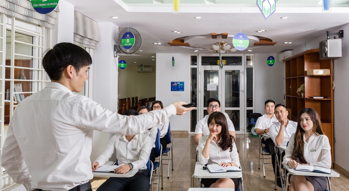 Training - VĨNH HƯNG JSC