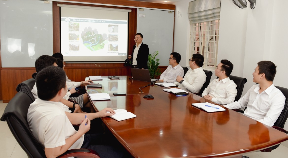 Training - VĨNH HƯNG JSC