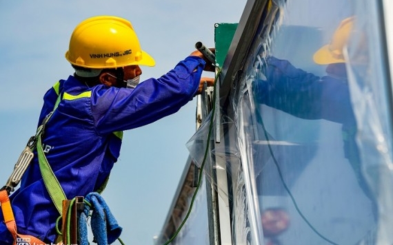 Lắp vách chống ồn dọc tuyến đường trên cao - VĨNH HƯNG JSC