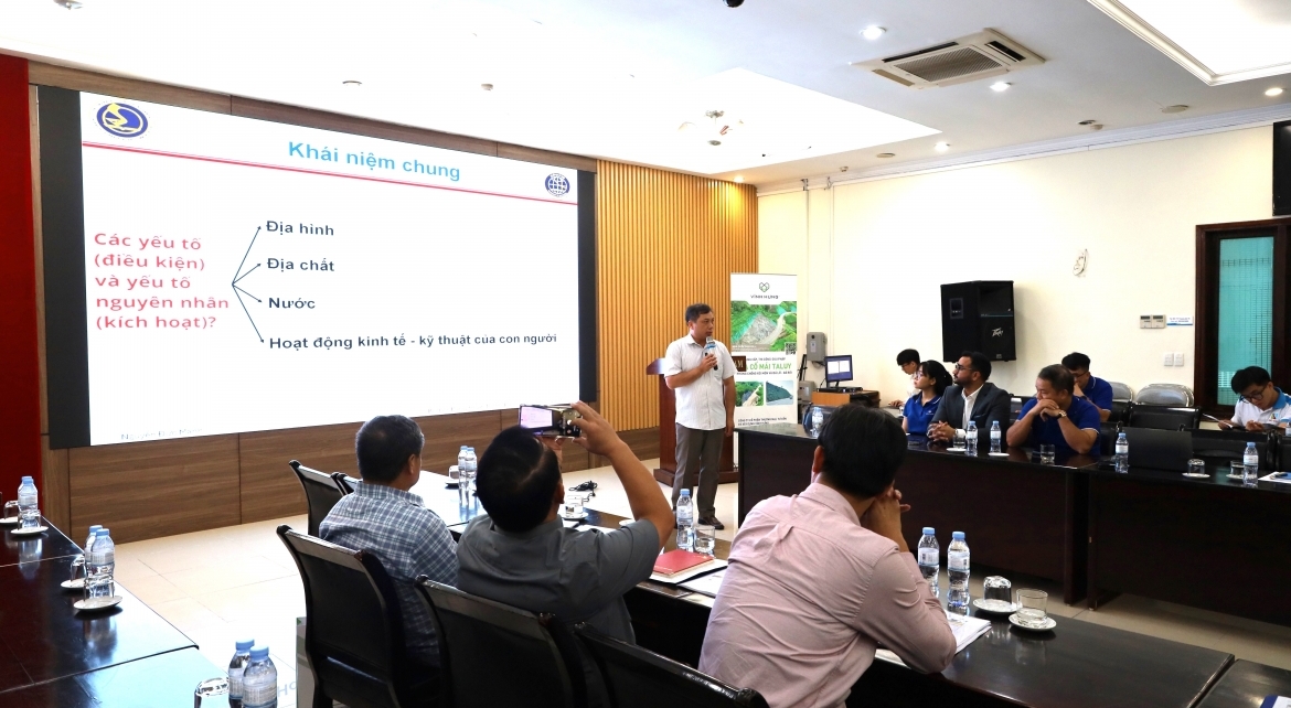 GIẢI PHÁP TRÁNH ĐÁ LỞ - ĐÁ RƠI CHO HỆ THỐNG ĐƯỜNG SẮT - VĨNH HƯNG JSC