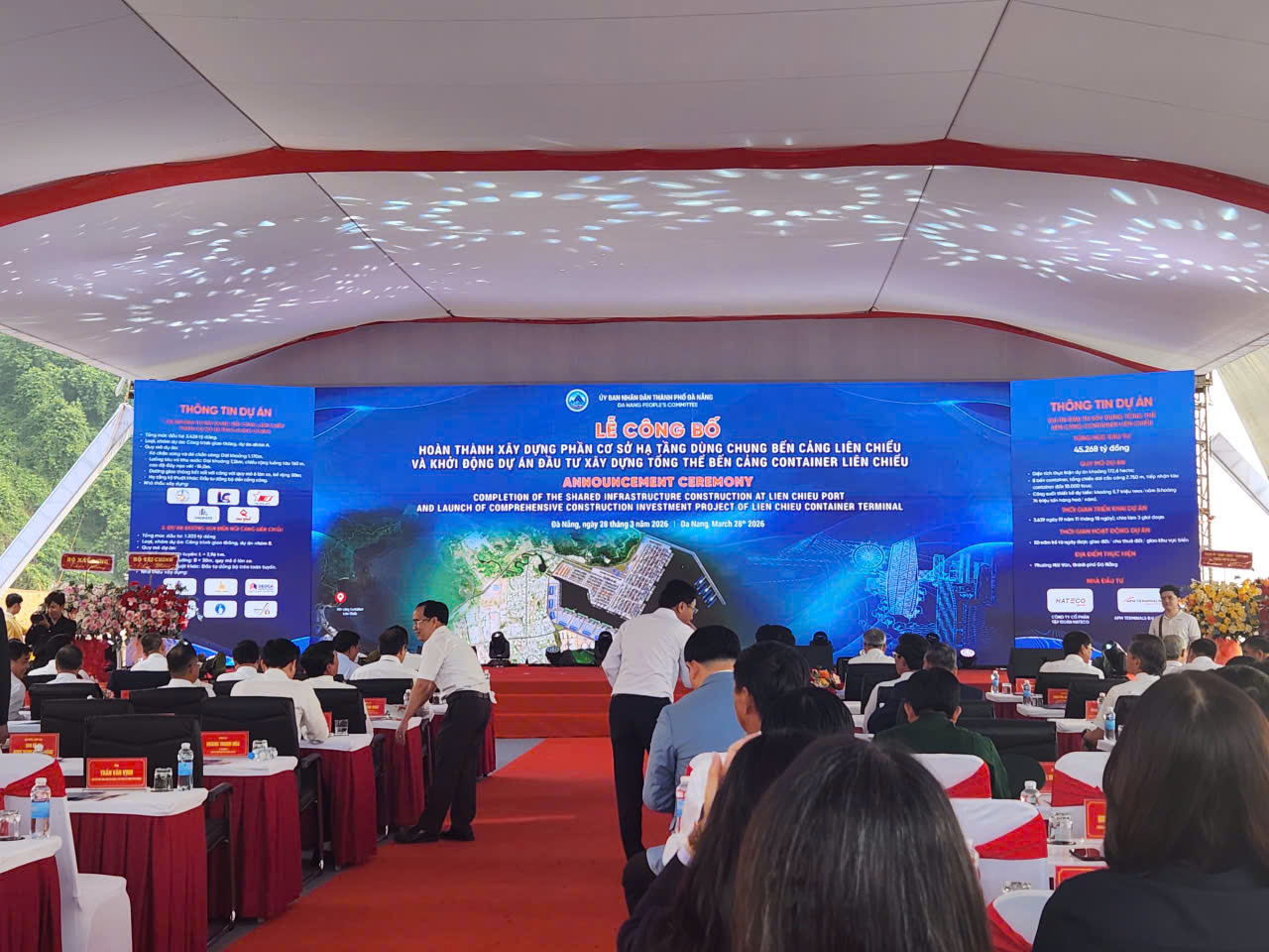 Lễ c&ocirc;ng bố được tổ chức long trọng với sự tham gia của L&atilde;nh đạo c&aacute;c Bộ, Ban ng&agrave;nh.
