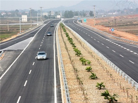 Dự &aacute;n cao tốc Nội B&agrave;i-L&agrave;o Cai mới th&ocirc;ng xe được hơn 20km đầu