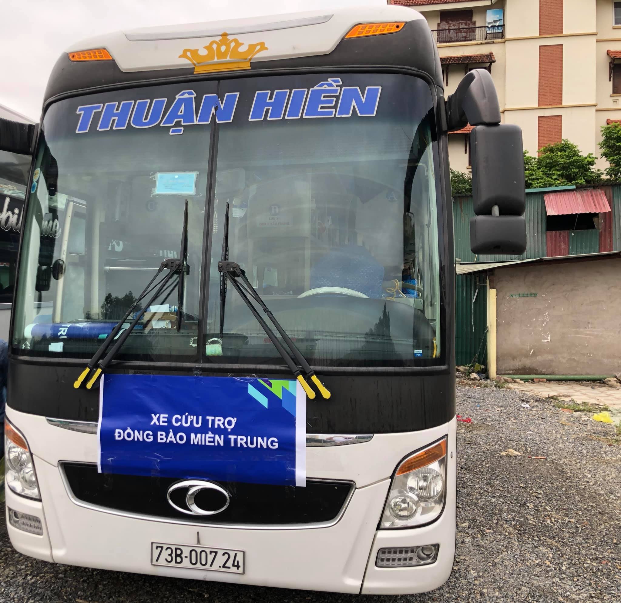 Nh&agrave; xe Thuận Hiền t&agrave;i trợ to&agrave;n bộ chuyến xe. T&agrave;i xế v&agrave; c&aacute;c th&agrave;nh vi&ecirc;n trong đo&agrave;n đều l&agrave; những người d&acirc;n Quảng B&igrave;nh, c&oacute; gia đ&igrave;nh đang trực tiếp chịu thiệt hại của thi&ecirc;n tai